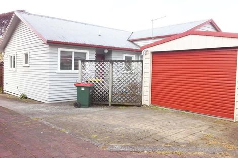 Photo of property in 15 Wallath Road, Westown, New Plymouth, 4310