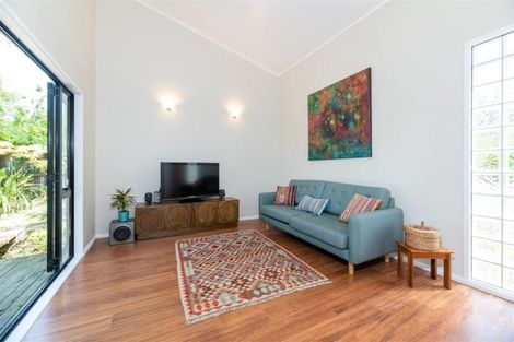 Photo of property in 1/141 Weatherly Road, Torbay, Auckland, 0630