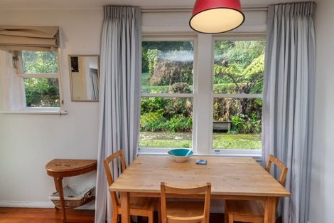 Photo of property in 6 Montgomery Avenue, Karori, Wellington, 6012