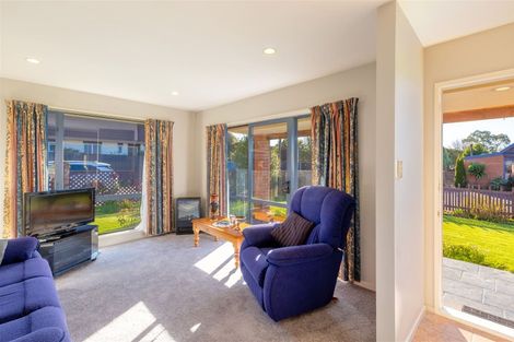 Photo of property in 8 Carinya Lane, Heathcote Valley, Christchurch, 8022