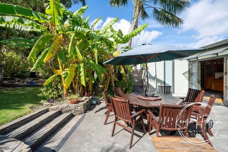 Photo of property in 10 Regent Street, Whakapirau, Maungaturoto, 0583