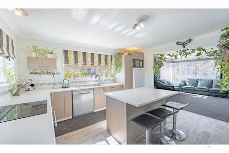 Photo of property in 1 Regent Street, Waimate, 7924