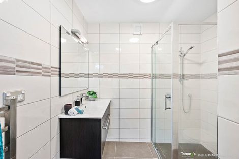 Photo of property in 2 Lakshmi Place, Khandallah, Wellington, 6035