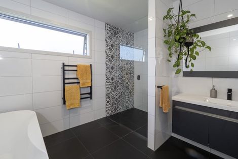 Photo of property in 12 Kelburn Place, Tinwald, Ashburton, 7700