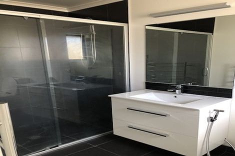 Photo of property in 4 James Elliot Way, Pokeno, 2402