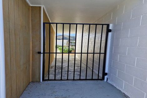 Photo of property in 39 Milne Terrace, Island Bay, Wellington, 6023