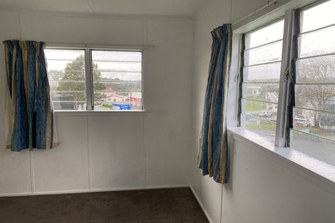 Photo of property in 3 Blanc Road, Silverdale, 0932