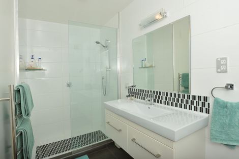 Photo of property in 4c Bedggood Close, Paihia, 0200