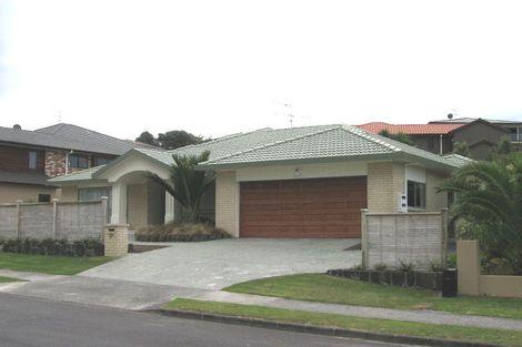 Photo of property in 27 Hogarth Rise, West Harbour, Auckland, 0618