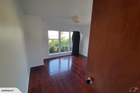 Photo of property in 30 Smythe Road, Henderson, Auckland, 0612