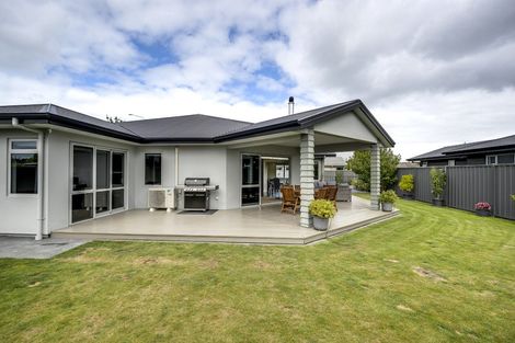 Photo of property in 17 Waitaki Way, Poraiti, Napier, 4112