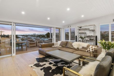 Photo of property in 9 Commodore Parry Road, Castor Bay, Auckland, 0620