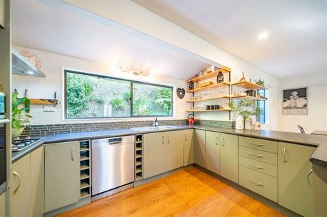 Photo of property in 116 Pinehaven Road, Pinehaven, Upper Hutt, 5019