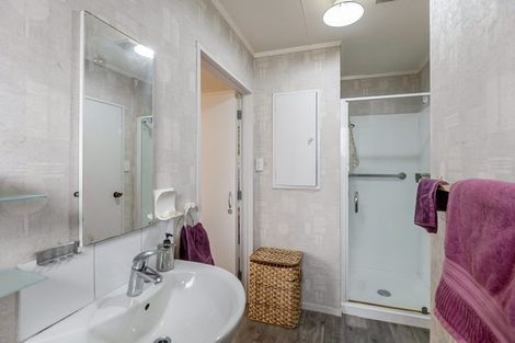 Photo of property in 12 Ara Kuaka, Waikanae Beach, Waikanae, 5036