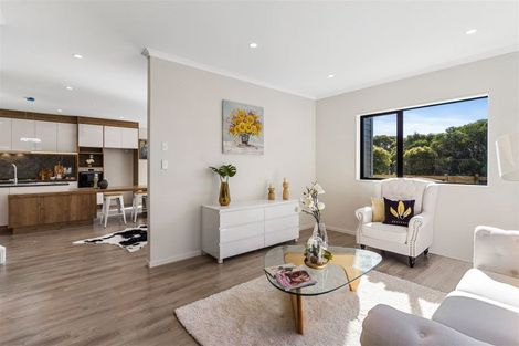 Photo of property in 1 Pae Lane, Flat Bush, Auckland, 2019