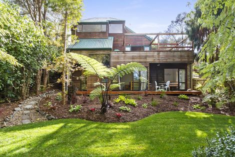 Photo of property in 1048 Scenic Drive North, Swanson, Auckland, 0816