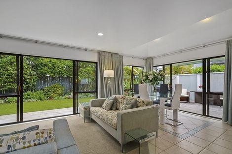 Photo of property in 13a Horotutu Road, Greenlane, Auckland, 1061