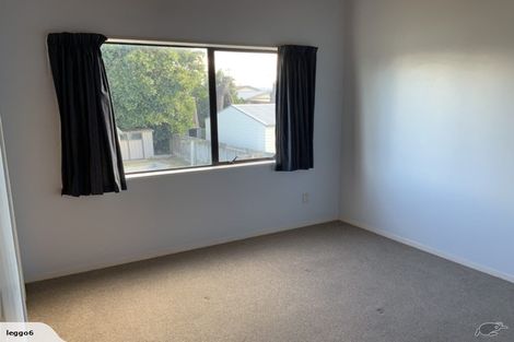 Photo of property in 132 Karewa Parade, Papamoa Beach, Papamoa, 3118