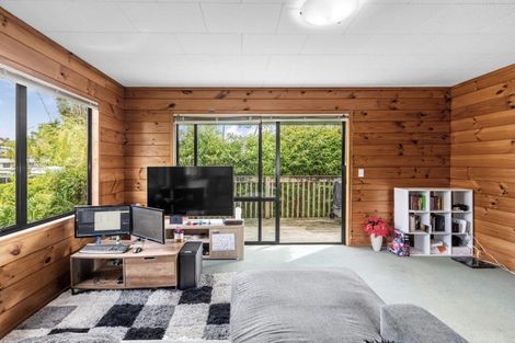 Photo of property in 2/85 Awaruku Road, Torbay, Auckland, 0630