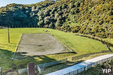 Photo of property in 648 Makara Road, Makara, Karori, 6972