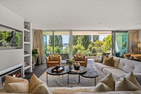 Photo of property in 10 Tapley Paddock, Wanaka, 9305