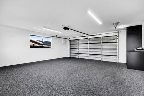 Photo of property in 6 Oliver O'leary Way, Westown, New Plymouth, 4310