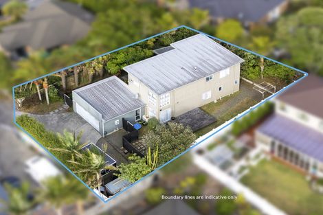 Photo of property in 8 Roy Maloney Drive, Henderson, Auckland, 0612