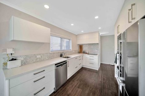 Photo of property in 59 Ray Small Drive, Pahurehure, Papakura, 2113