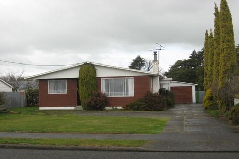 Photo of property in 1 Taverner Street, Carterton, 5713