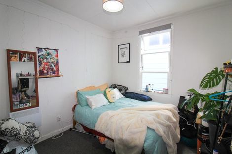 Photo of property in 18 Tamar Street, Island Bay, Wellington, 6023