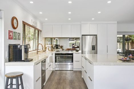 Photo of property in 24 Ranch Place, Pukekohe, 2120