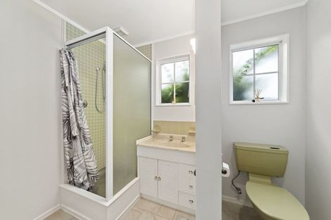 Photo of property in 4 Ingle Avenue, Waipahihi, Taupo, 3330