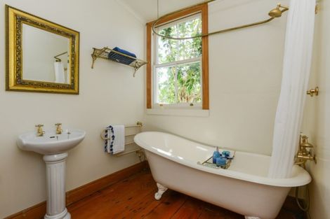 Photo of property in 5 May Avenue, Hospital Hill, Napier, 4110