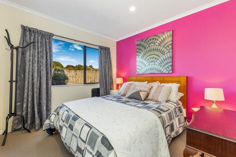 Photo of property in 39 Breaker Grove, Waiuku, 2123