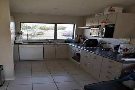 Photo of property in 33 Puma Drive, Golflands, Auckland, 2013