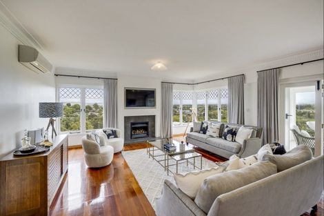 Photo of property in 44 Busby Hill, Havelock North, 4130