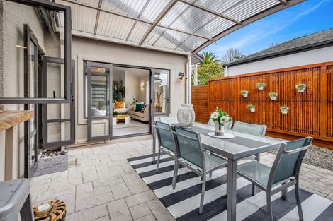 Photo of property in 11 Huntaway Lane, Te Atatu Peninsula, Auckland, 0610