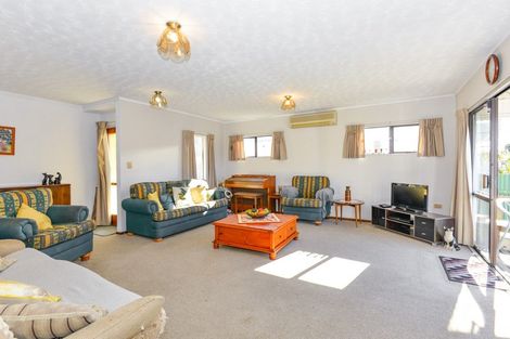 Photo of property in 218 Tudor Avenue, Mayfair, Hastings, 4122