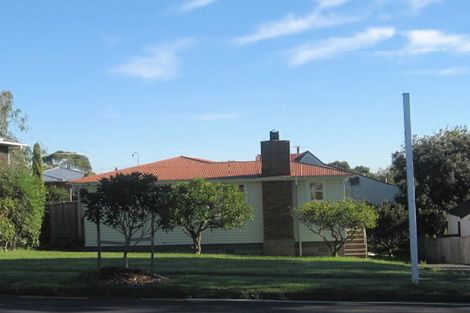 Photo of property in 3 Bradbury Road, Botany Downs, Auckland, 2010