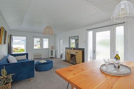 Photo of property in 9 Dickson Street, Macandrew Bay, Dunedin, 9014