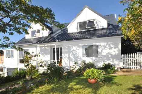 Photo of property in 3 Pohutukawa Avenue, Red Beach, 0932