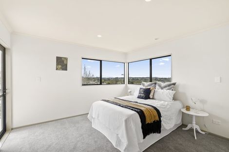 Photo of property in 14b Waimumu Road, Massey, Auckland, 0614