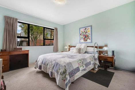 Photo of property in 58b Mirrabooka Avenue, Botany Downs, Auckland, 2010