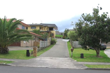 Photo of property in 21 Hogarth Rise, West Harbour, Auckland, 0618