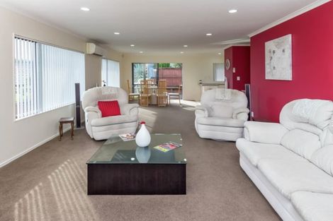 Photo of property in 18 Navan Place, Dannemora, Auckland, 2016