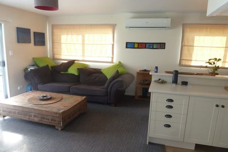 Photo of property in 21 Purata Place, Mangere Bridge, Auckland, 2022