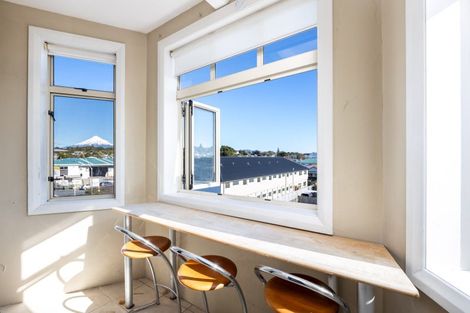 Photo of property in Devonport Apartments, 11/127 Saint Aubyn Street, New Plymouth, 4310