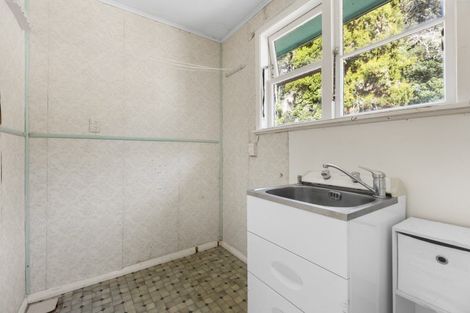 Photo of property in 70 Glenpark Avenue, Frankleigh Park, New Plymouth, 4310