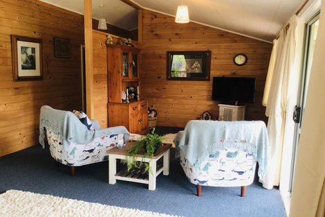 Photo of property in 10 Kirk Street, Matawai, 4075