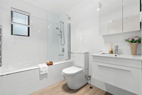 Photo of property in 9/10 Silver Moon Road, Albany Heights, Auckland, 0632